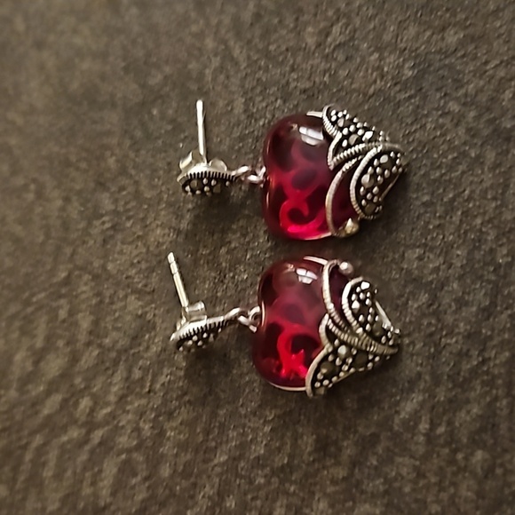 ROSS SIMONS Vintage Style Sterling Silver Red Glass Marcasite Drop Post Earrings - Picture 2 of 6
